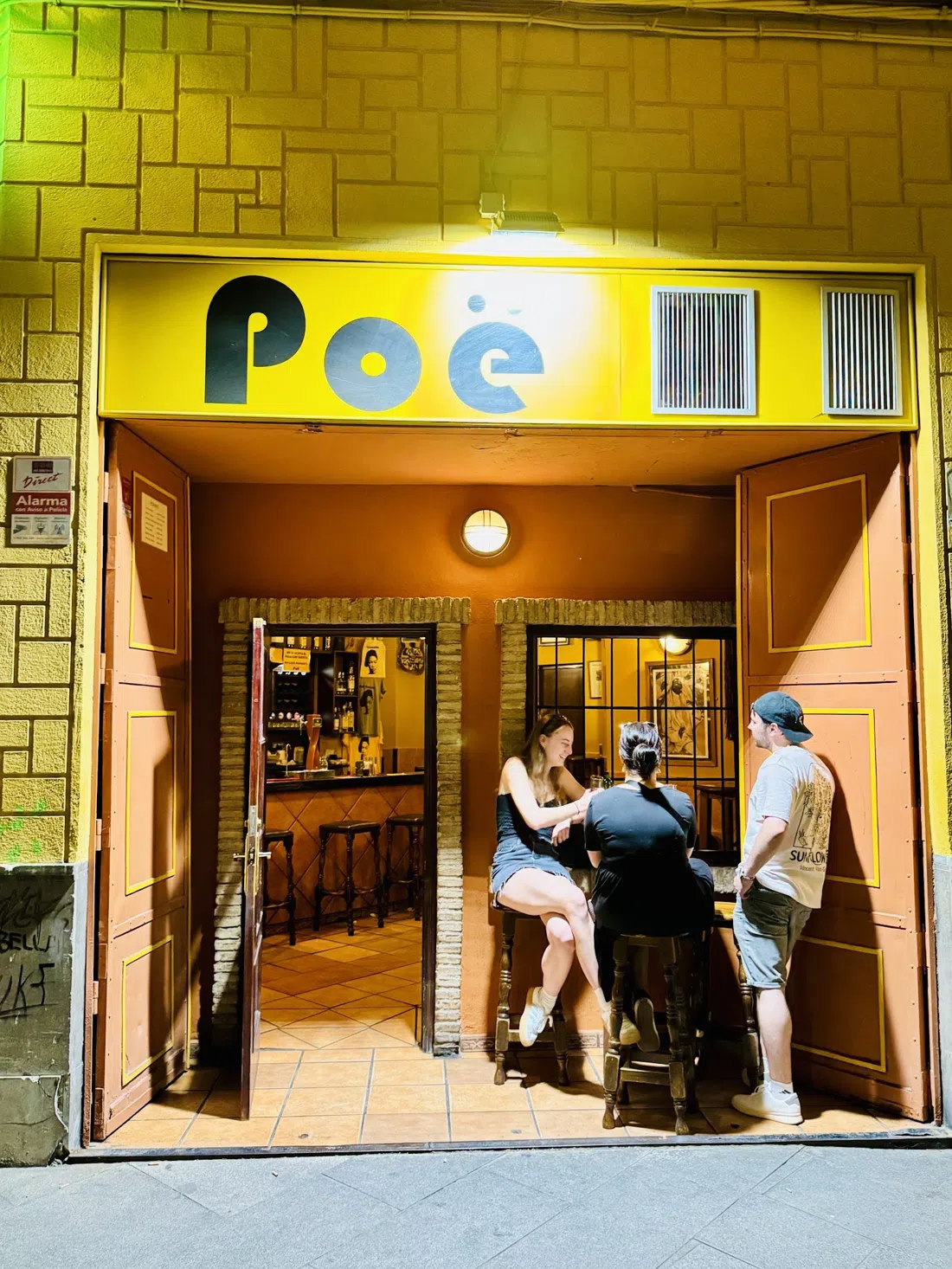 Bar Poë, Granada