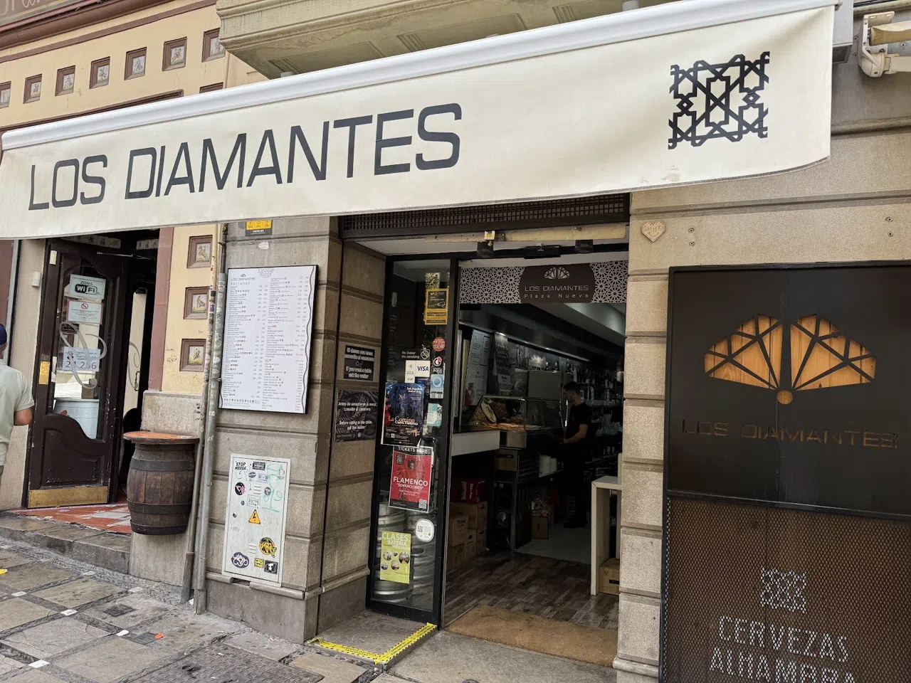 L'ultima tapa gratuita: dentro il rituale non scritto del giro di bar di Granada